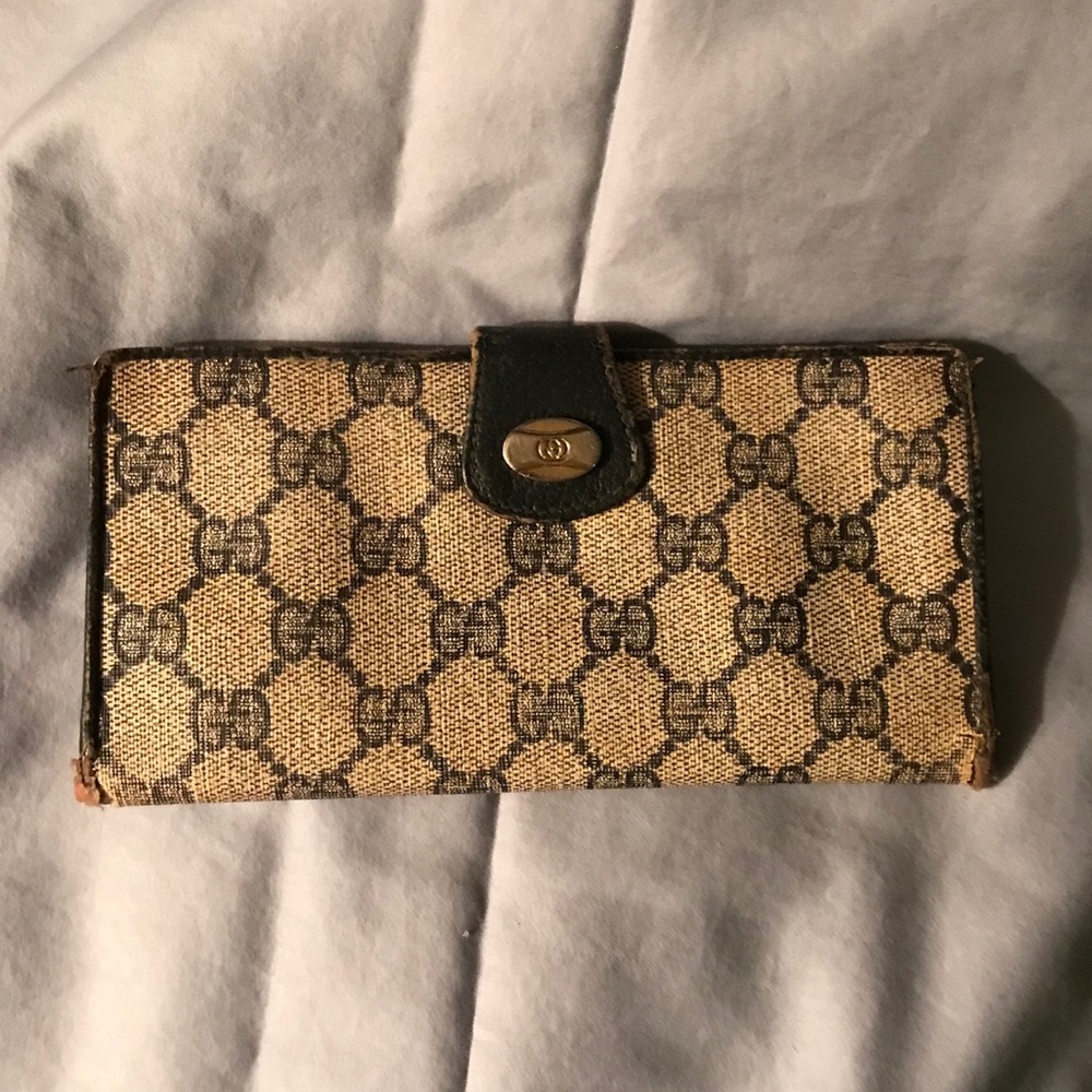 Navy blue vintage Gucci wallet authentic